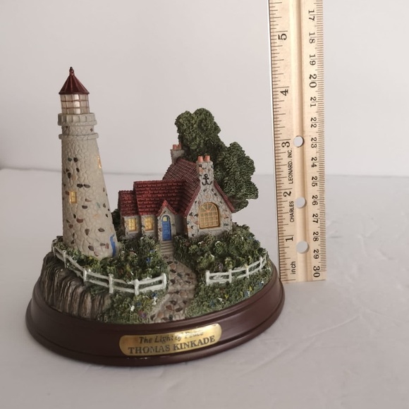Thomas Kinkade lighthouse sculpture - Picture 8 of 12